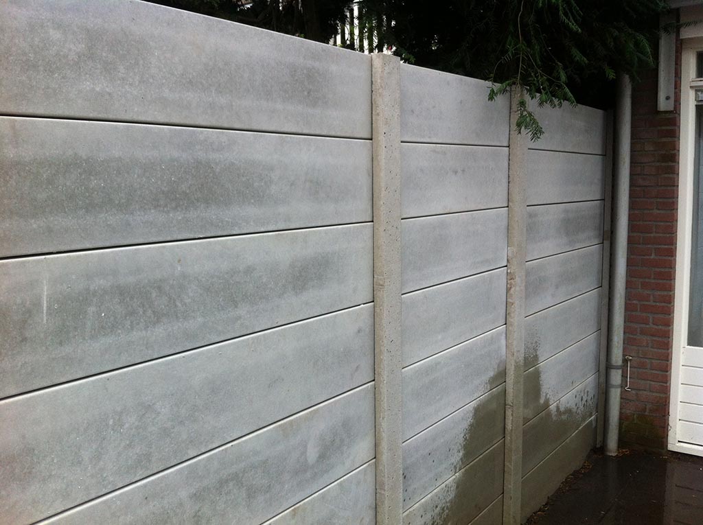 kiezen Vertrouwen op zweer Keramische Tegels: Plaatsen van een beton schutting